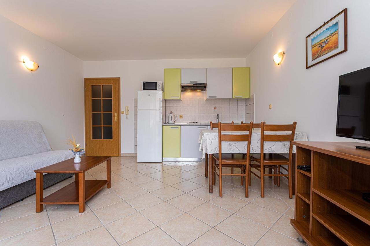 Apartments Crnekovic I Zarok Baska  Luaran gambar