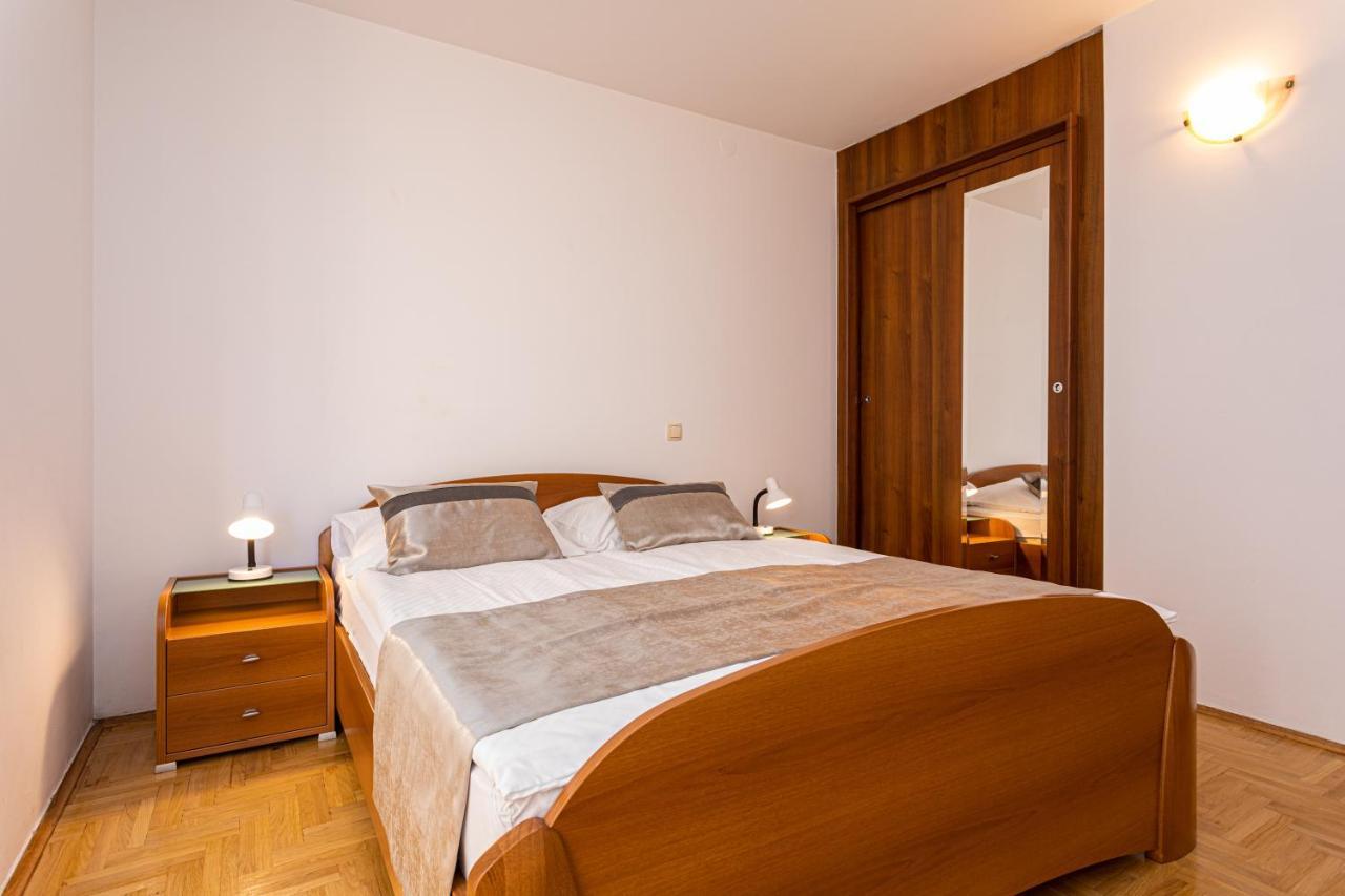 Apartments Crnekovic I Zarok Baska  Luaran gambar