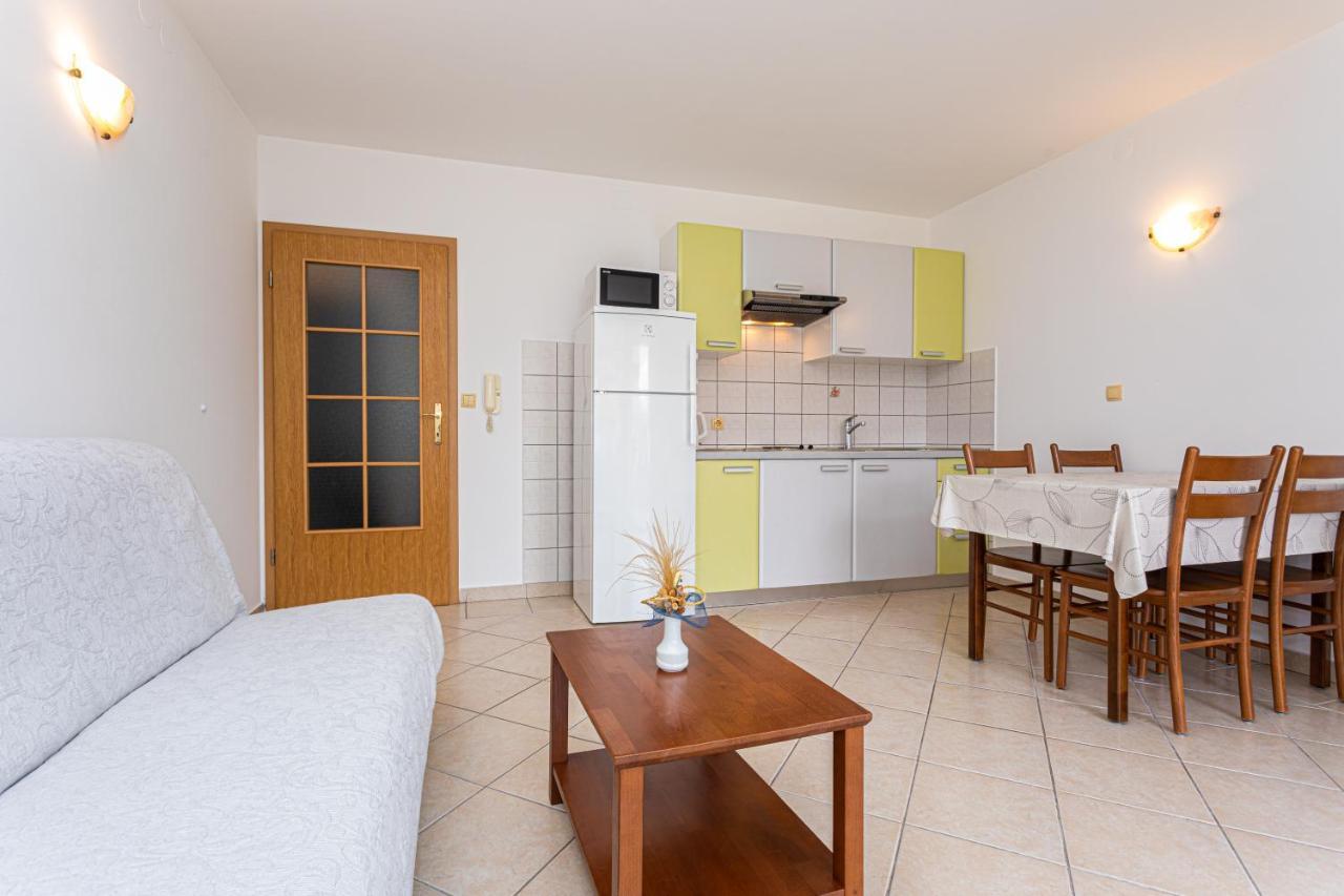 Apartments Crnekovic I Zarok Baska  Luaran gambar