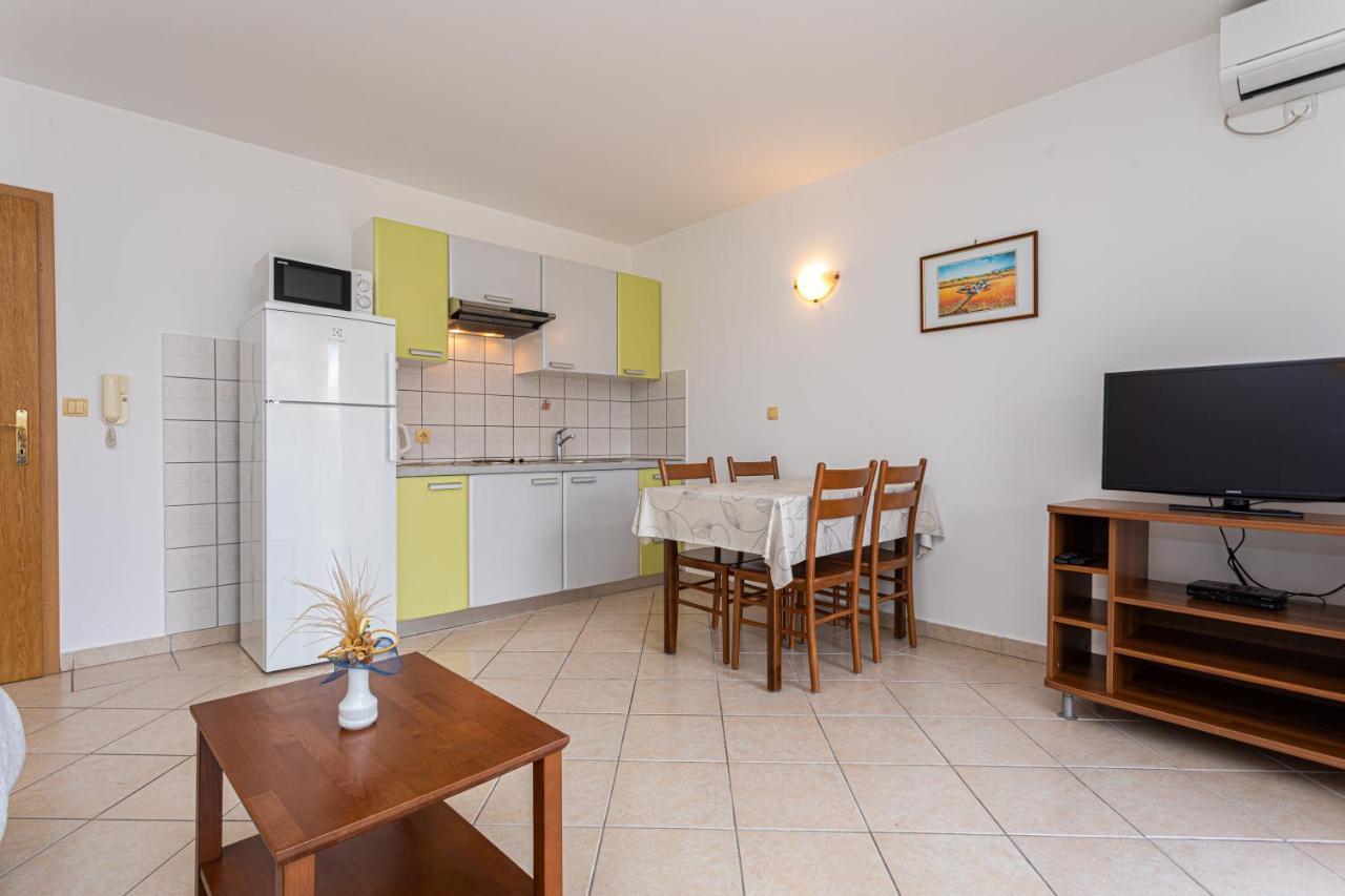 Apartments Crnekovic I Zarok Baska  Luaran gambar