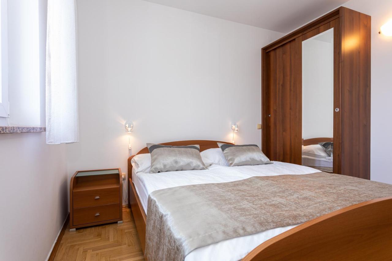 Apartments Crnekovic I Zarok Baska  Luaran gambar