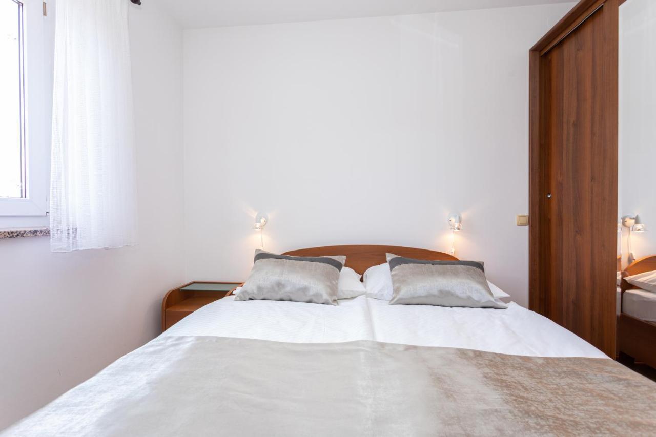 Apartments Crnekovic I Zarok Baska  Luaran gambar